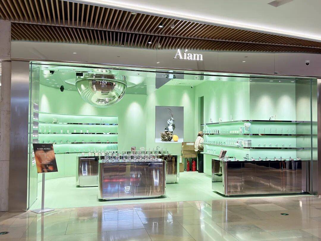 原创品牌」有哪些线下新动作？ iziRetail热点pg电子入口香氛美妆个护：2025至今「海外品牌+(图13)